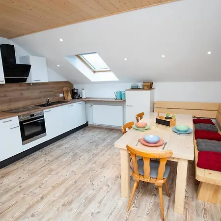 Schmitt In Apartment