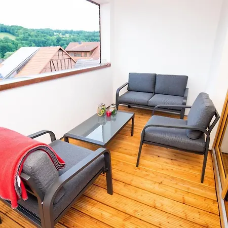 Schmitt In Apartment